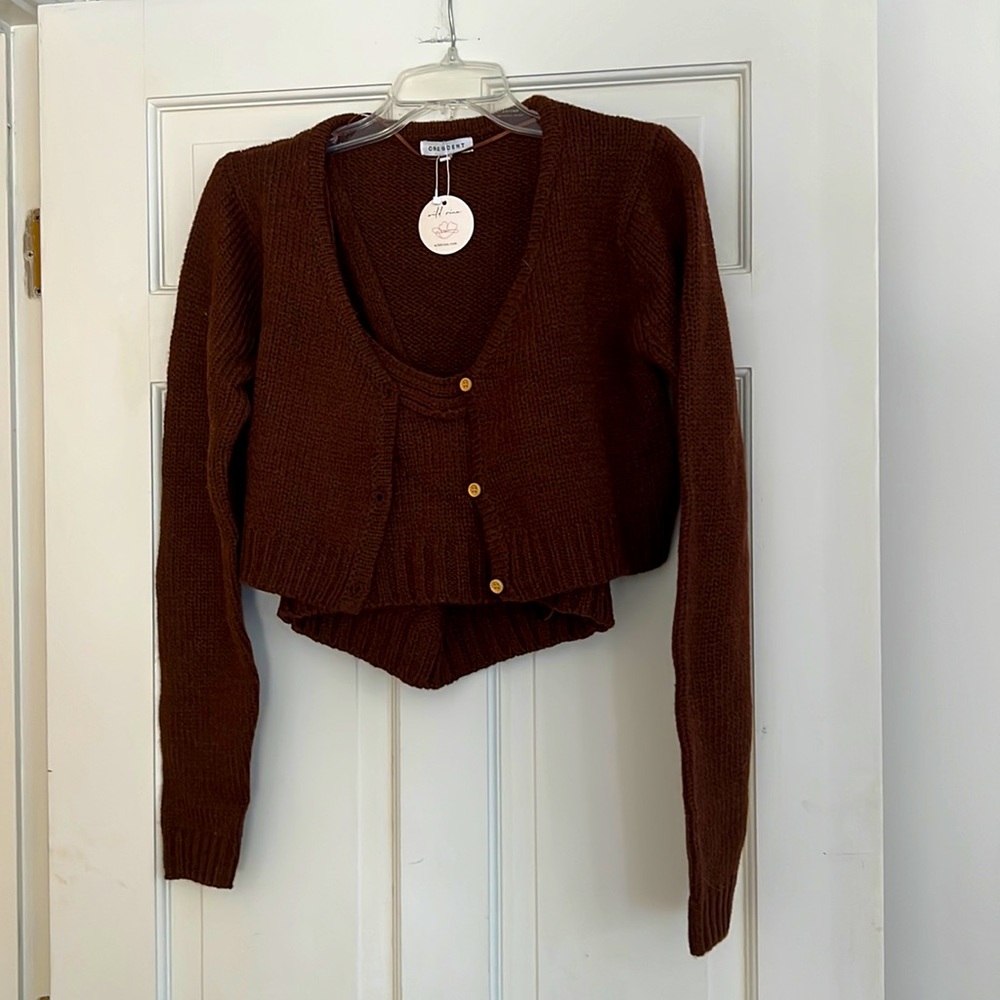 Never worn!!!! Medium Brown Knit Cropped Tank Top and Sweater Set.